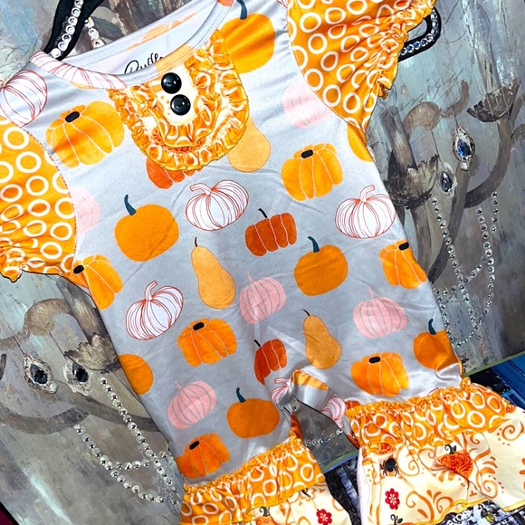 🎃👧🏼🎃• 🎀Ruffles x Cutie Patootie Vibes🎀•👧🏼🎃👧🏼 - Picture 1 of 8